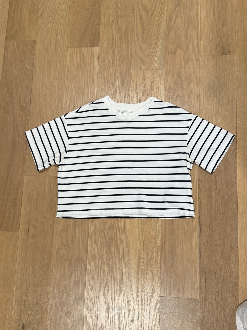 Cotton On White with Navy Stripes — Cropped Crew